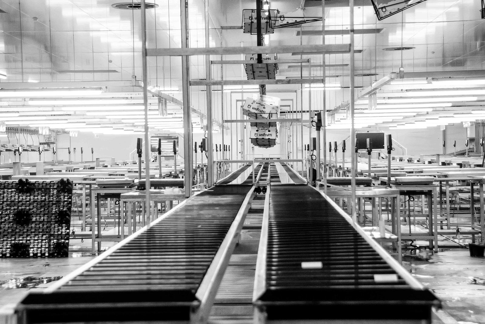 Vision-guided sortation subsystem for a parcel hub