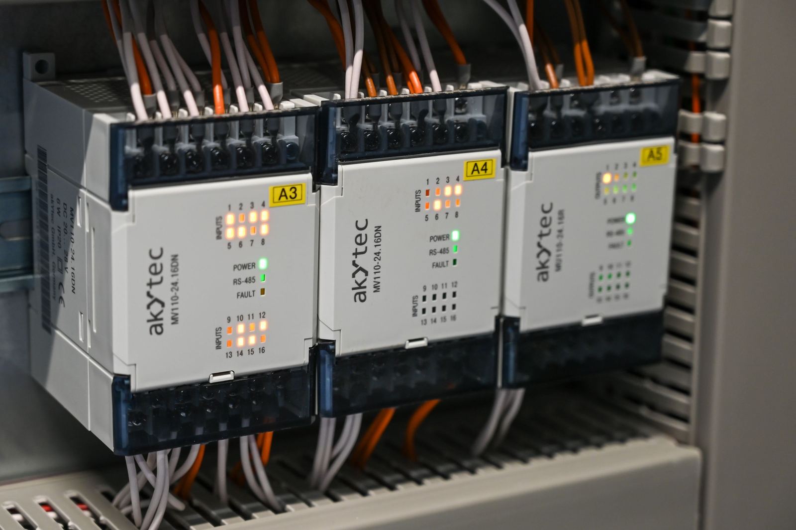 Control panels for vulcanising presses