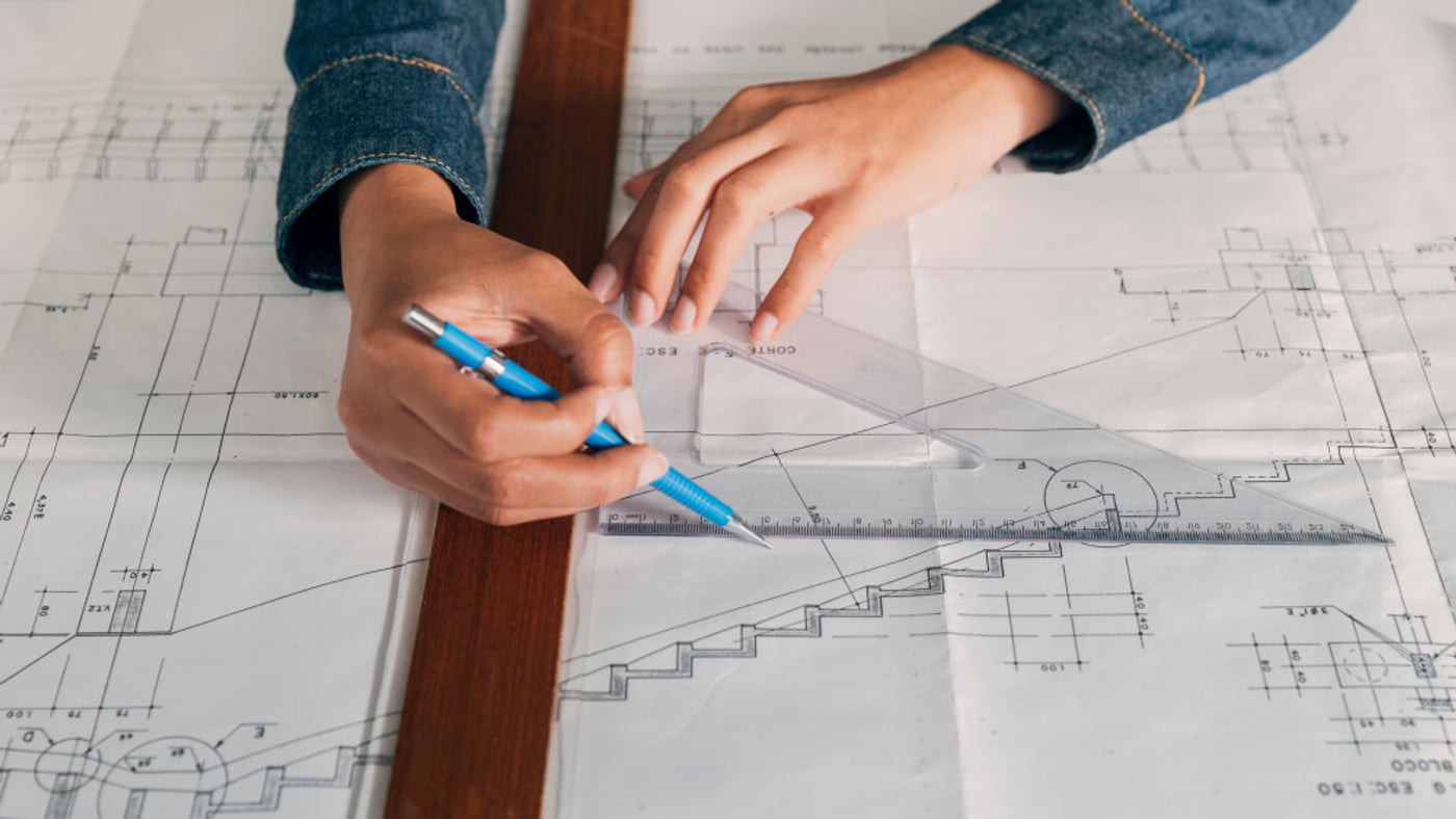 One source of truth: why we build panels from the EPLAN model, not from PDFs