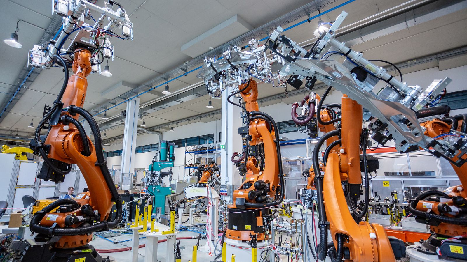 Bodenkalibrierung bei KUKA-Robotern: vom Ankerbolzen bis zum BASE-Koordinatensystem