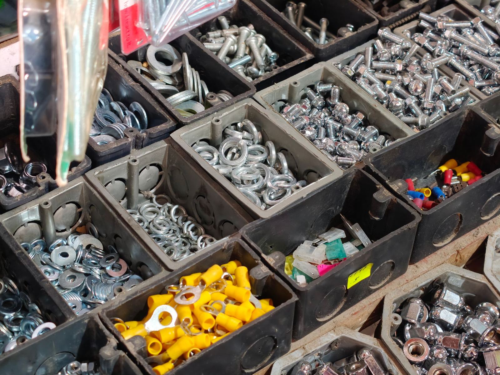 A spare-parts strategy for a machine that has to last a decade
